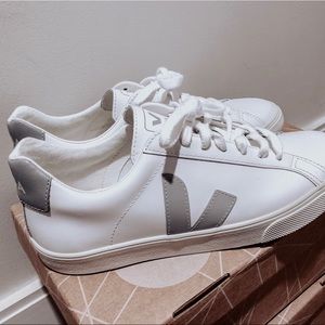 Veja sneaker in size 8